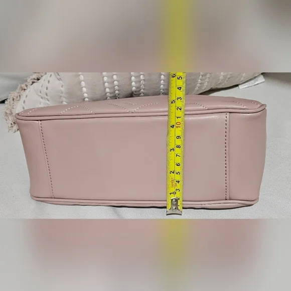 🌟New Large Blush Pink Quilted Handbag with Gold Accents🌟